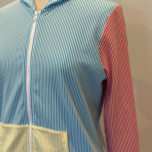 Lands End Womens Lightweight Seersucker Stripe Red Blue Yellow Hoodie/UPF 50/ M - Picture 2 of 8